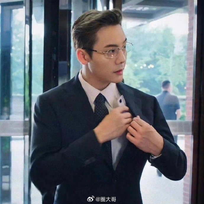 赵露思和陈伟霆的番位还没争个明白