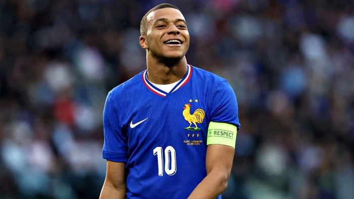 姆巴佩国家队两传一射,皇马社媒晒图点赞