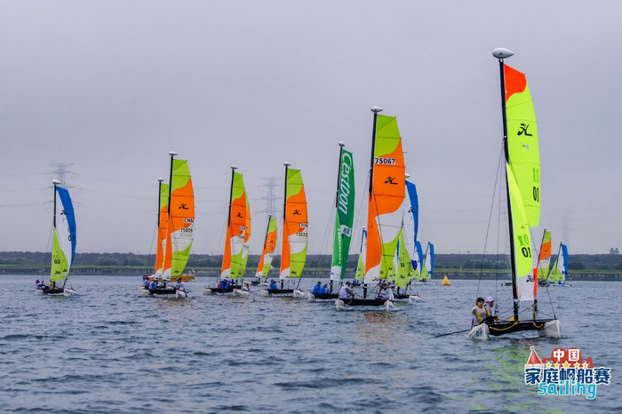 千帆入户蓝海阔 风劲船疾逐浪高 帆船运动助力宁波焕发魅力活力
