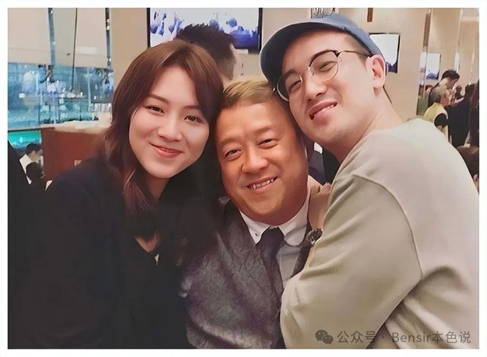 不懂曾国祥,放着这么漂亮的老婆不捧,为什么去捧小黄鸭?