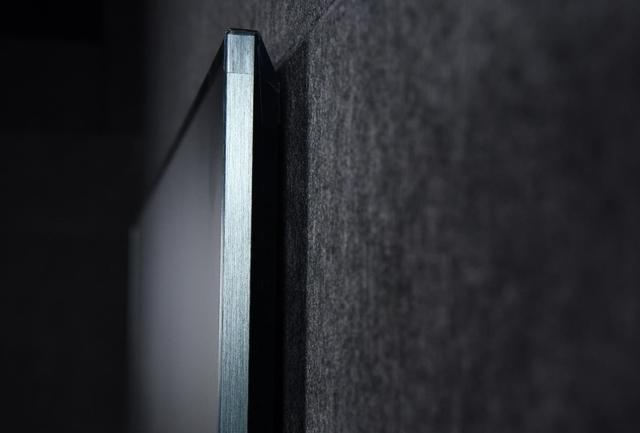 屏幕厚度仅为液晶电视厚度的1/5