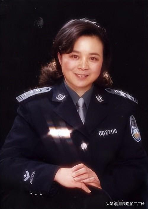 在现场勘查进行的同时,死者的尸体被运往上海市公安局刑侦总队刑技