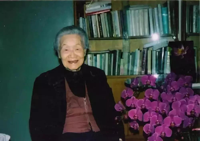 杨绛:不社交,不化妆,不打扮的女人,大多是这3种命运,很准!