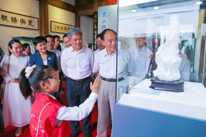 瓷海扬帆——李甲栈师徒作品传承展在福州开展