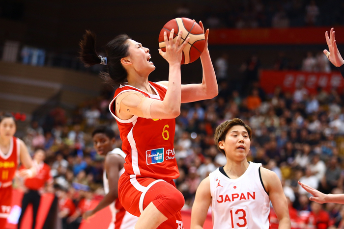 热身赛-防不住对手三分!杨舒予18 9 中国女篮18分再负日本