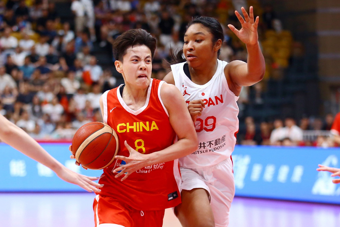 中国女篮杨舒予状态神勇。
