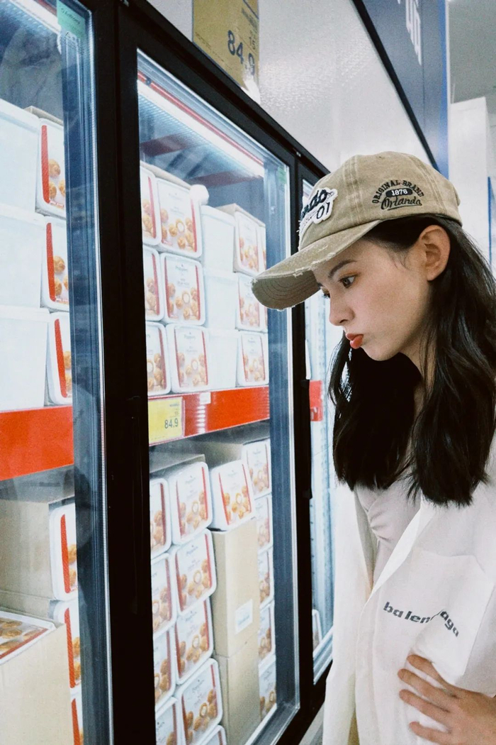 听说是高配小龙女?挺性感嗷