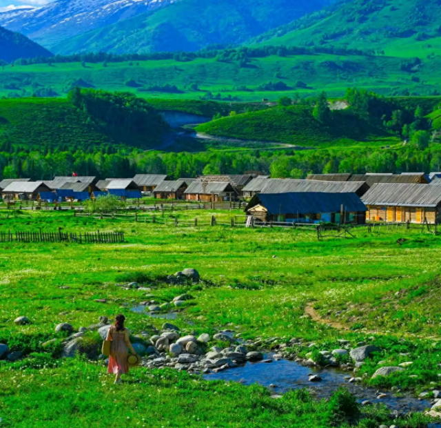 图为游客打卡新疆阿勒泰 图源携程社区