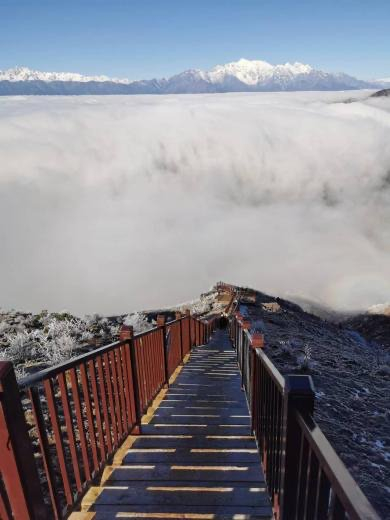牛背山:针对所有学生暑期门票半价牛背山景区在这个暑期特别推出"专属