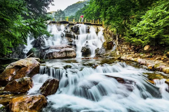 马拉松,全国和美乡村篮球大赛(村ba)等优质体育资源,坐拥14家旅游景区
