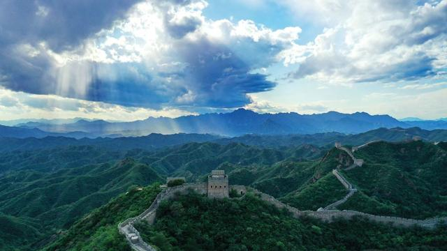 金山岭长城风光（2023年8月31日摄，无人机照片）。新华社记者 牟宇 摄