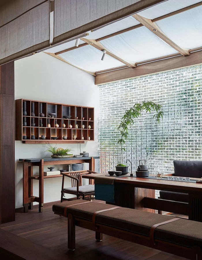 茶室设计的关键在于简,舍弃一切繁奢,用大自然的美来设计茶室的宁静