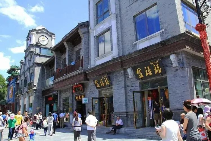 感受一下老北京的魅力!来一趟前门大街,是一条值得一游的老街.