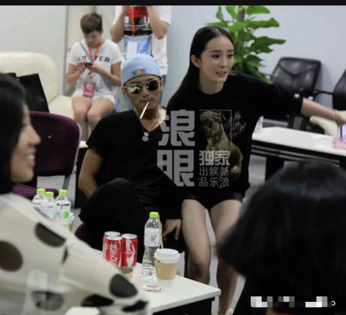 杨幂,内娱女油王|黄轩|杨幂|李易峰_新浪新闻