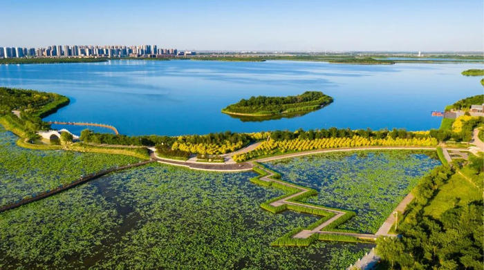 东丽湖生态旅游示范区位于天津市滨海新区中新生态城起云湾,拥有优质