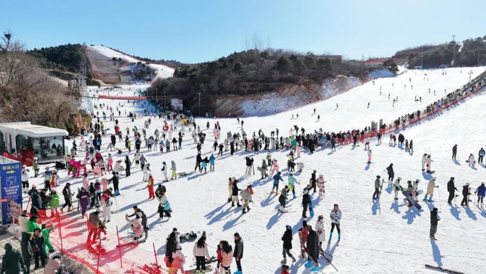 位于天津市蓟州区北部山区,四面环山,景色宜人,森林覆盖率达到85%.