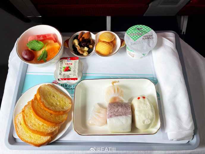 感受一下长龙航空温州-合肥往返商务舱餐食