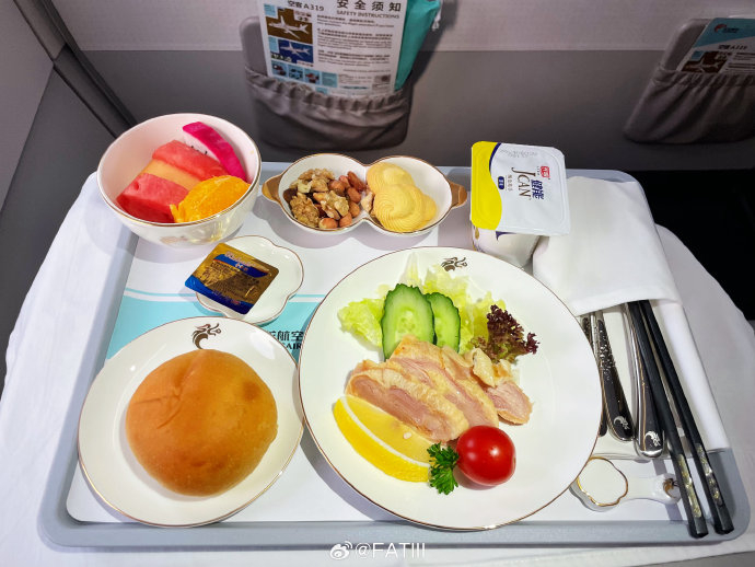 感受一下长龙航空温州-合肥往返商务舱餐食