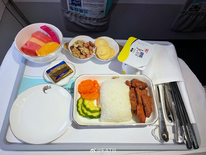 感受一下长龙航空温州-合肥往返商务舱餐食