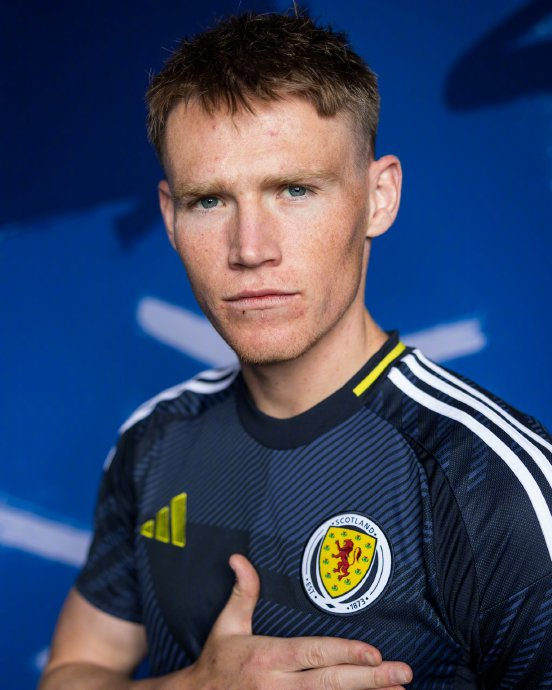 苏格兰队已经抵达德国,为欧洲杯开幕战做准备,德国是本届欧洲杯的