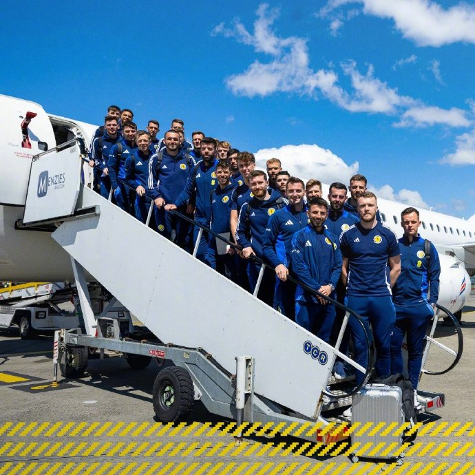 苏格兰队已经抵达德国,为欧洲杯开幕战做准备,德国是本届欧洲杯的