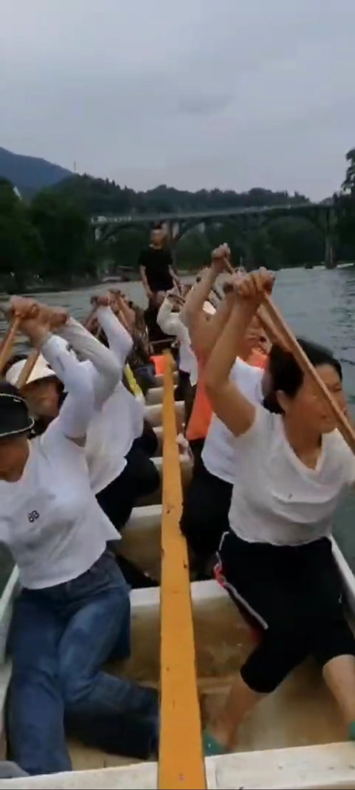 队员们在训练。  受访者供图 