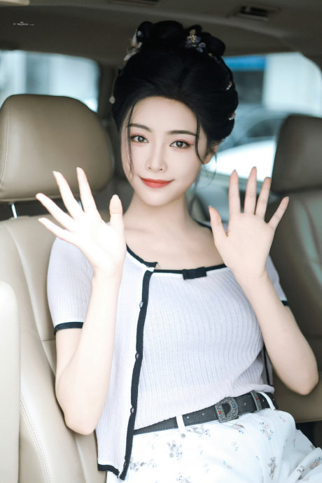 许佳琪《贵女》出妆路透 好美 期待少年时期的阮惜文 拍摄顺利!