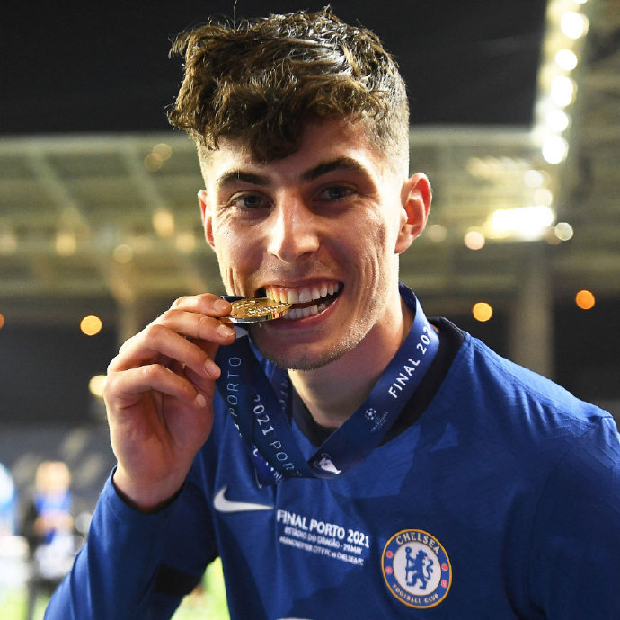 今天是伟大的德国左后卫哈弗茨25周岁的生日!🎂 一人一句生日祝福