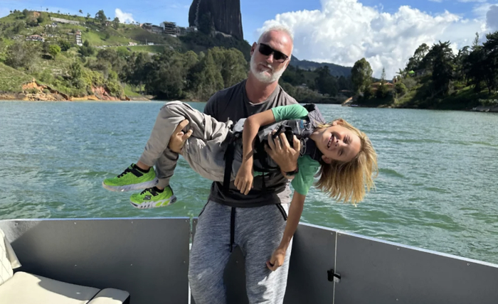 “健身”成功的Nicholls和他8岁的女儿