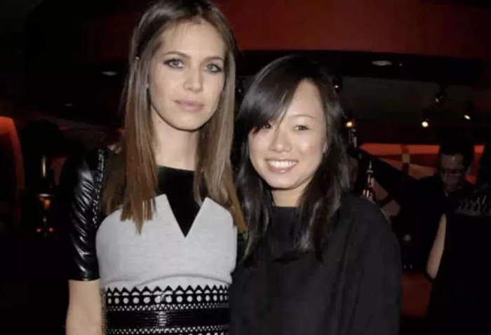 邓文迪参加前夫婚礼表情亮了,新娘是她介绍的