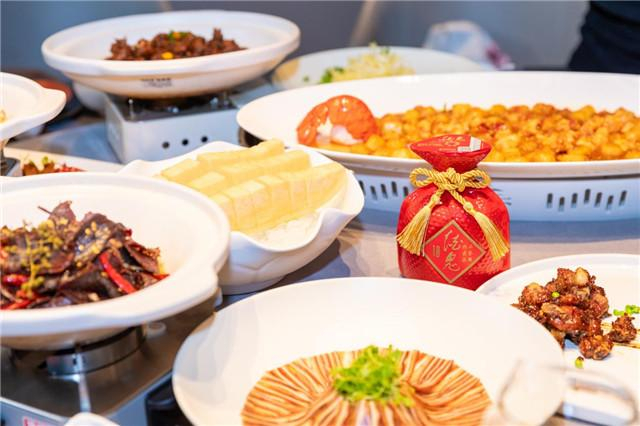 湘酒湘菜 湖湘滋味 酒鬼酒与湖南高端餐饮品牌共送"千桌"粽情妙宴过