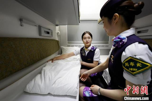 上海:高铁乘务员培训 迎接沪港动卧开行