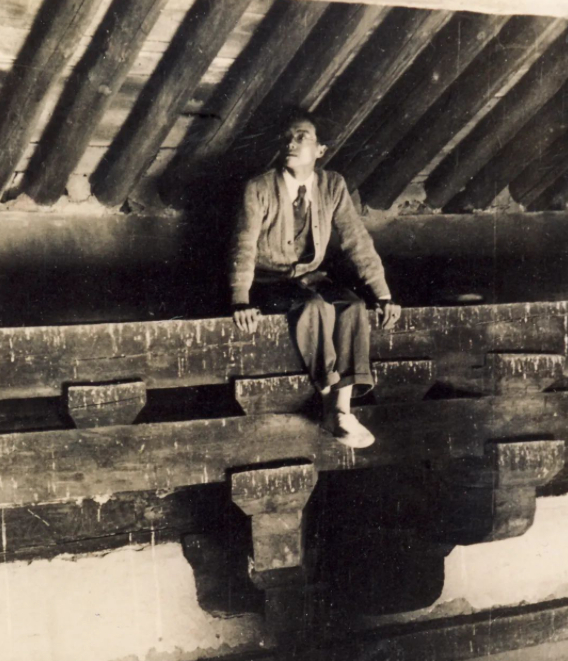 考察中的林徽因与梁思成