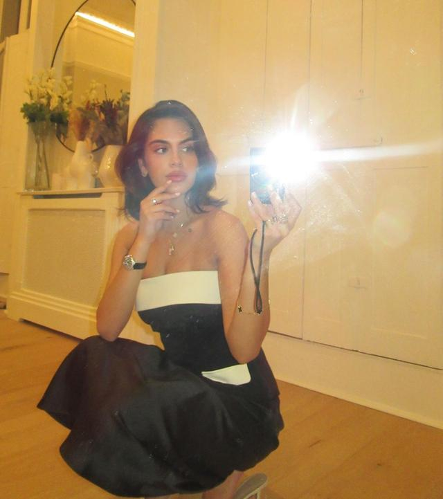 内马尔与前妻为女儿举行洗礼安东内拉格策妻子莫拉塔一家劳塔罗与妻子