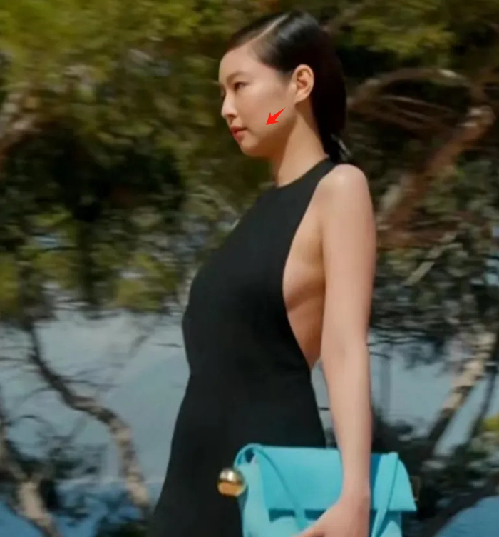 韩流爱豆偏爱中国营销!海外走秀姿态像孕妇,被指撞脸中年徐帆