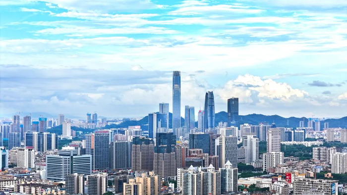 ▲今早（6月11日），东莞城区有短暂阳光，天气炎热