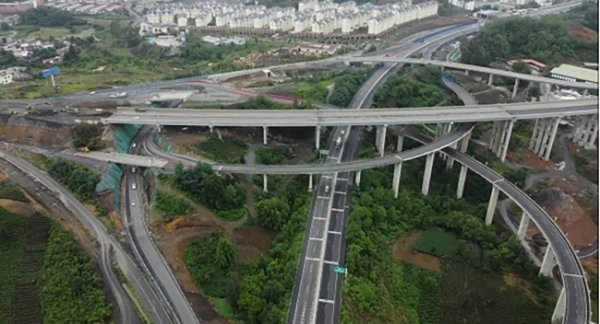 纳雍至晴隆高速公路是国家重点项目,是贵州省高速公路网规划中第六