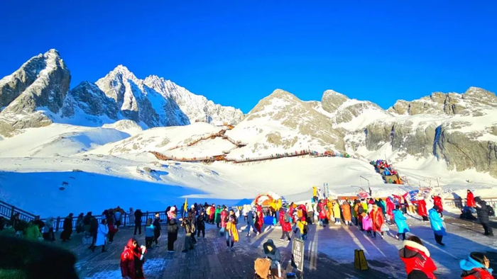 雪后初晴的玉龙雪山冰川公园 丽江市委宣传部 供图