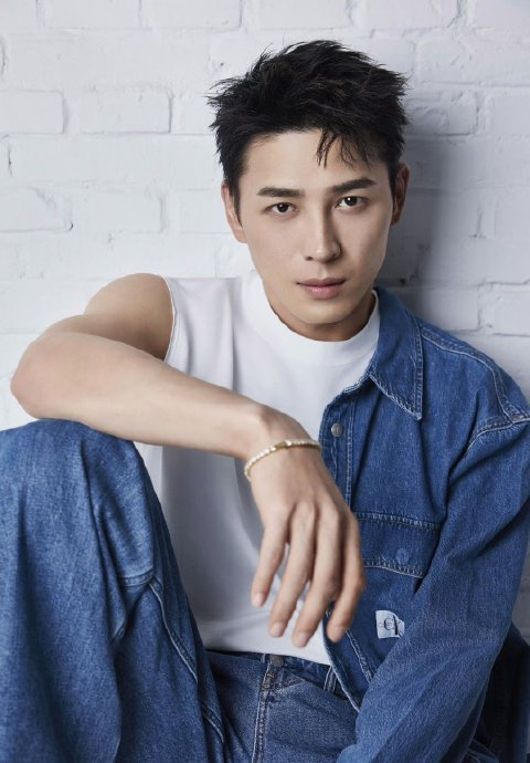 1997年生人的赵弈钦是于正公司旗下签约艺人