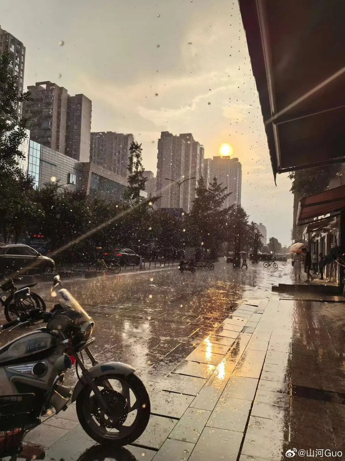 成都这些地方下大雨了!未来三天高温,直冲36