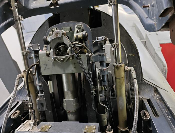 f35机炮吊舱图片