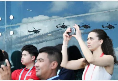 2月的新加坡航展吸引了众多参观者。