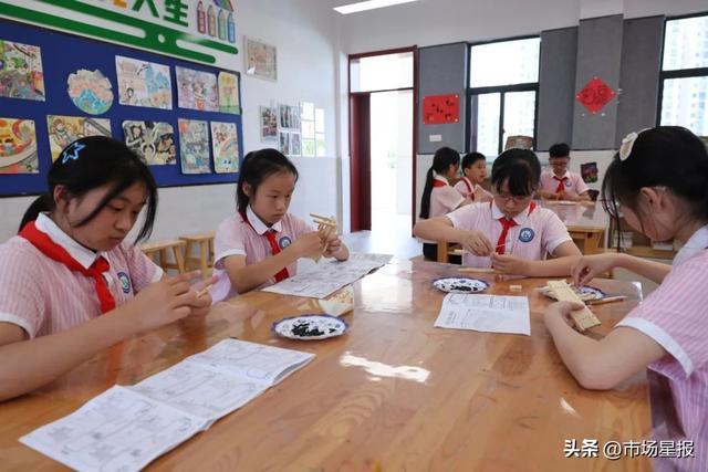 安庆市舒巷小学同样在本学期开设了大国小匠课程,受到了学生的广泛
