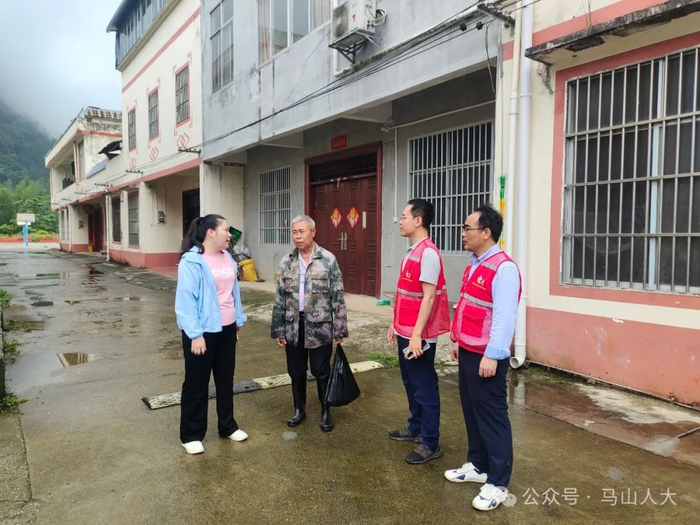 马山县古零镇人大代表化身"三员",筑牢地质灾害三道"防线"