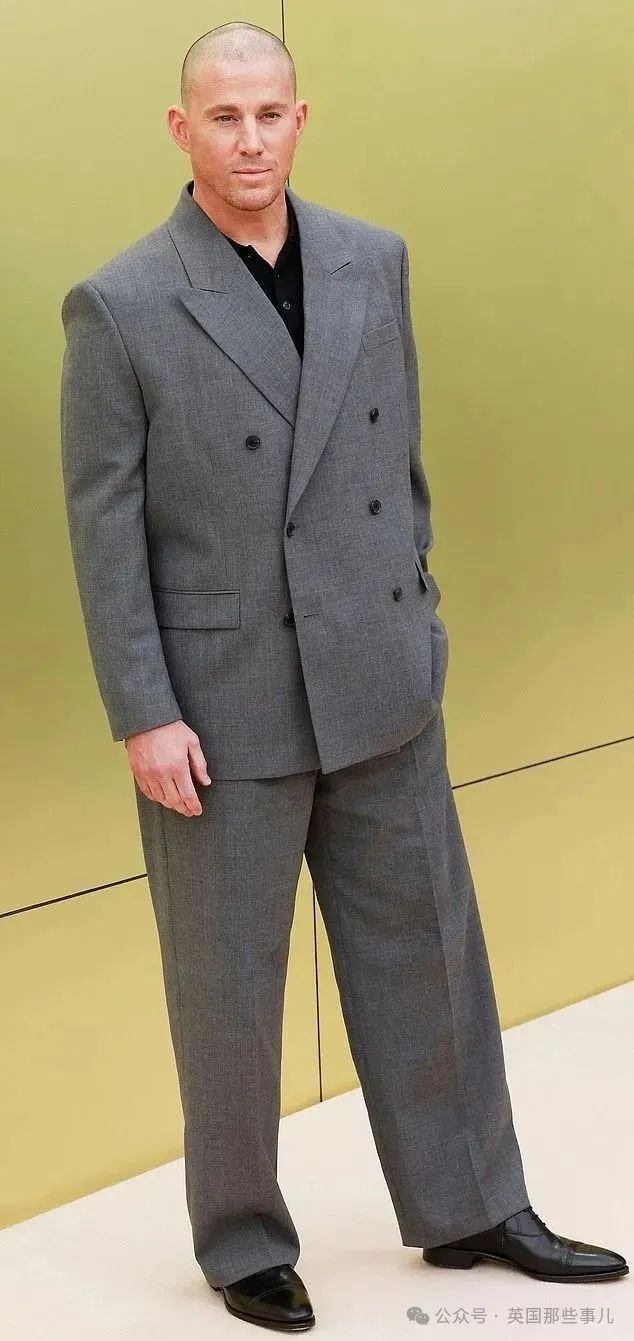 (查宁·塔图姆)然而今年夏天,"犬系男友"的时代终结了,画风变得清奇