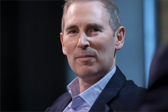 作 者丨华商韬略如果说这是一个奇迹,那——敲中老板的大光头,就是