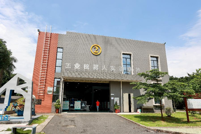 首批计划招210人,开展小班教学5月底,广东轻工职业技术学院正式"升本"