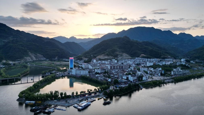 幸福安康亮丽底色——"爱卫新征程 健康中国行"主题活动走进陕西安康