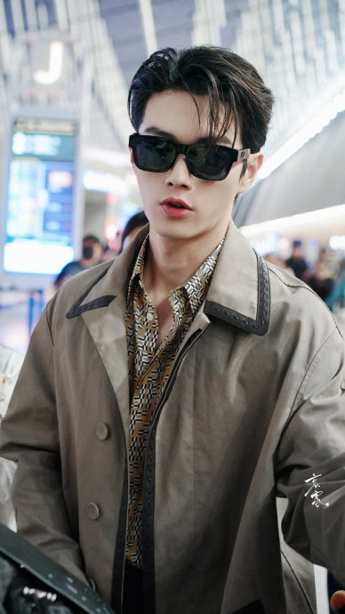 许凯这个机场照真的太超过了