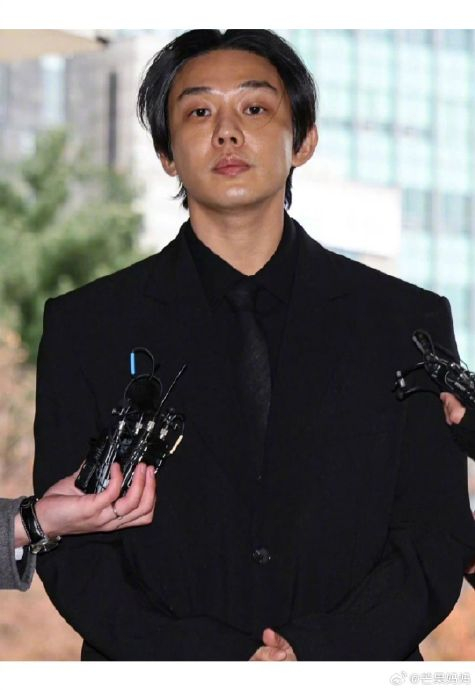 刘亚仁的体质真的很适合拿去做研究,不吸之后状态回春,看着比打工人都